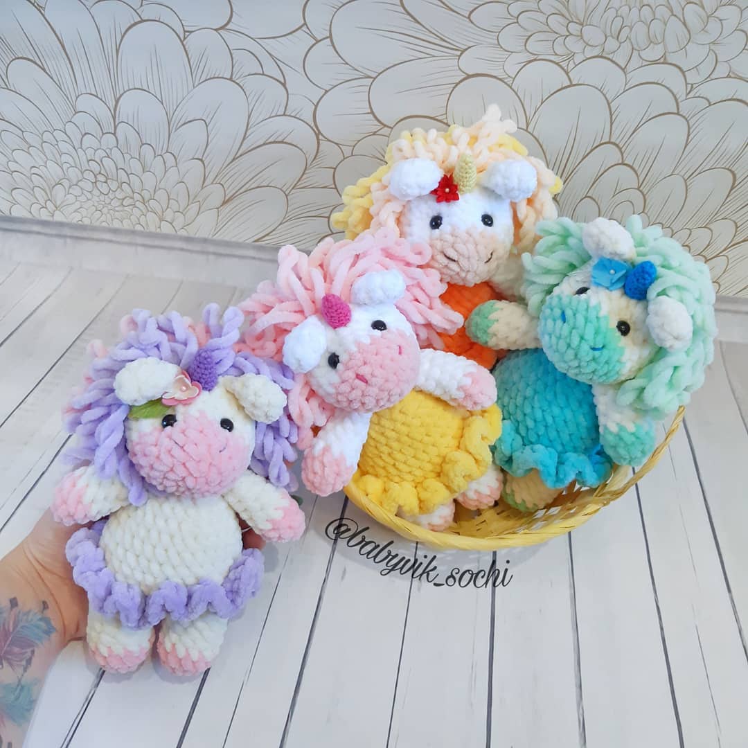PATRÓN GRATIS Unicornios Bebés de Felpa Amigurumis paso a paso