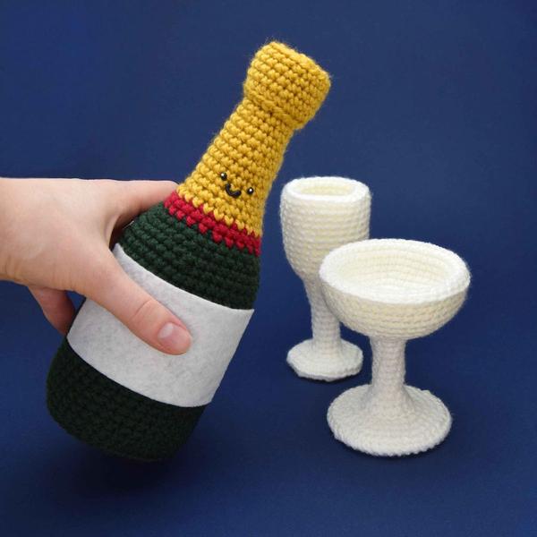 PATRON GRATIS Botella de Champan Amigurumi