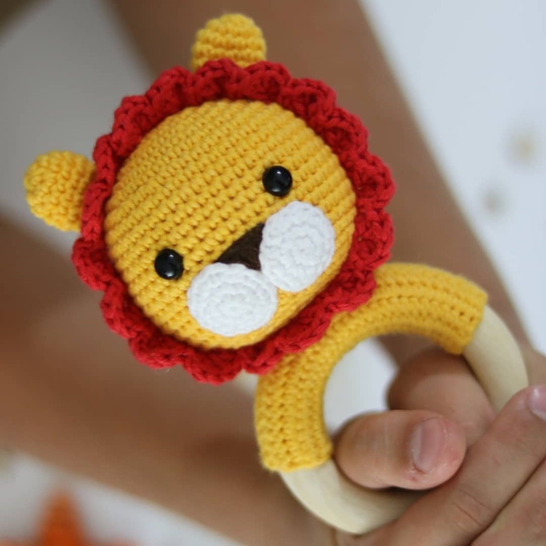 PATRÓN GRATIS Sonajero de león paso a paso