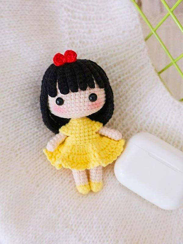 PATRÓN GRATIS Pequeña Muñeca Stefania Amigurumi