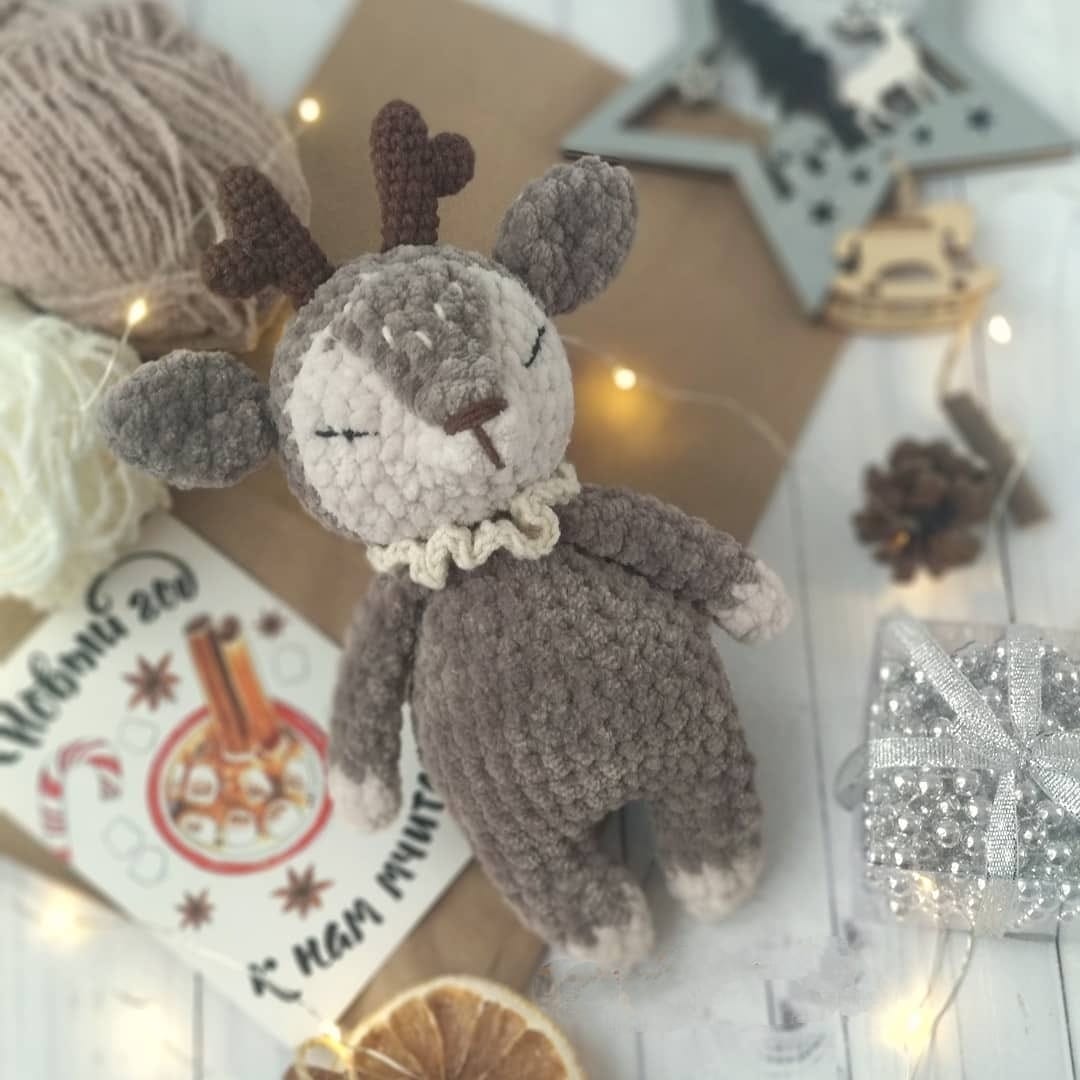 PATRÓN GRATIS Tierno Ciervo de Felpa Amigurumi paso a paso