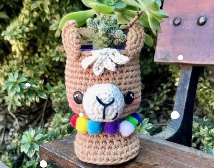 PATRÓN GRATIS Maceta Llama Amigurumi paso a paso