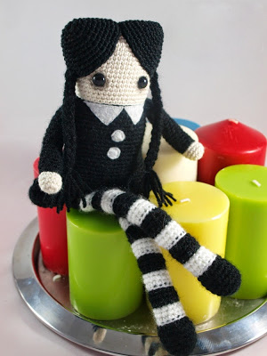 PATRÓN GRATIS  Wendesday Addams Amigurumi