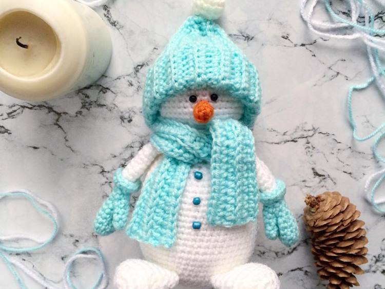 PATRON GRATIS Muñeco de Nieve Amigurumi