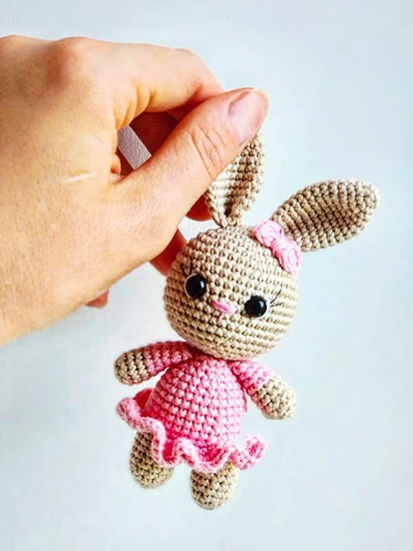 PATRÓN GRATIS Conejito Amigurumi paso a paso