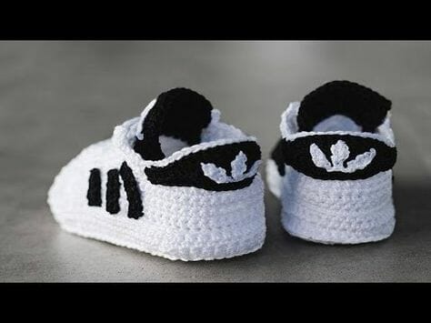 hipocresía Florecer Perdido PATRON GRATIS Zapatillas Corverse para bebes a crochet - Crochetisimo