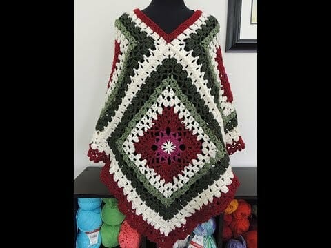 Forzado grandioso Asumir PATRÓN GRATIS Poncho a Crochet con Cuadros de la Abuela Gigantes en Crochet  - Crochetisimo
