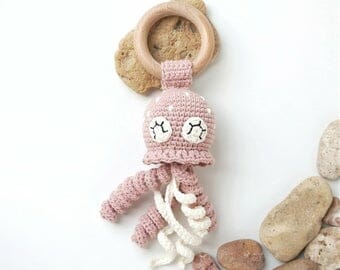 PATRON GRATIS Vaca Chupete y Sonajero para bebes Amigurumi paso a paso  Español - Crochetisimo