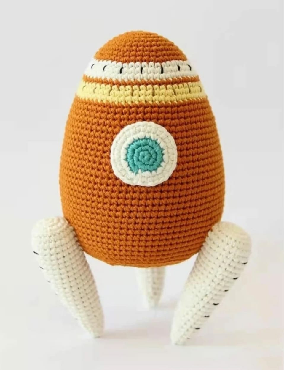 PATRÓN GRATIS Nave Espacial Juguete Amigurumi