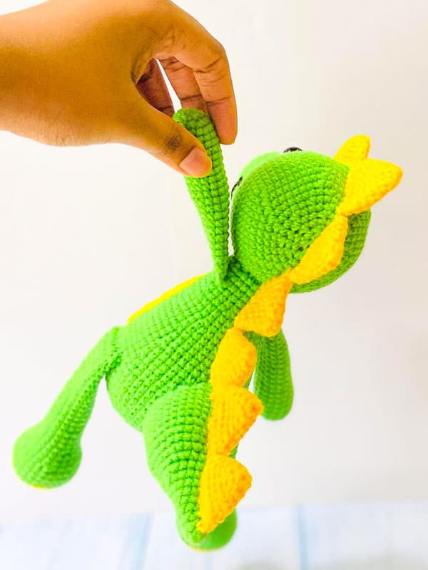 PATRÓN GRATIS Lindo Juguete Dinosaurio Amigurumi paso a paso