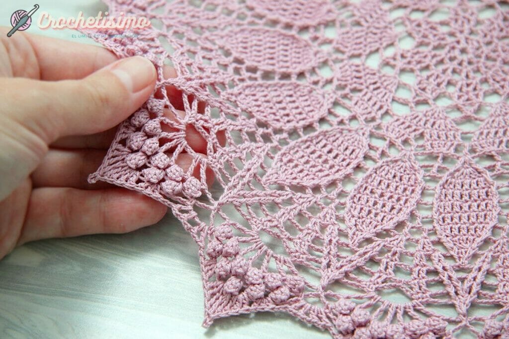 La imagen tiene un atributo ALT vacío; su nombre de archivo es carpeta-rosa-en-crochet-patron-gratis1-1024x683.jpg