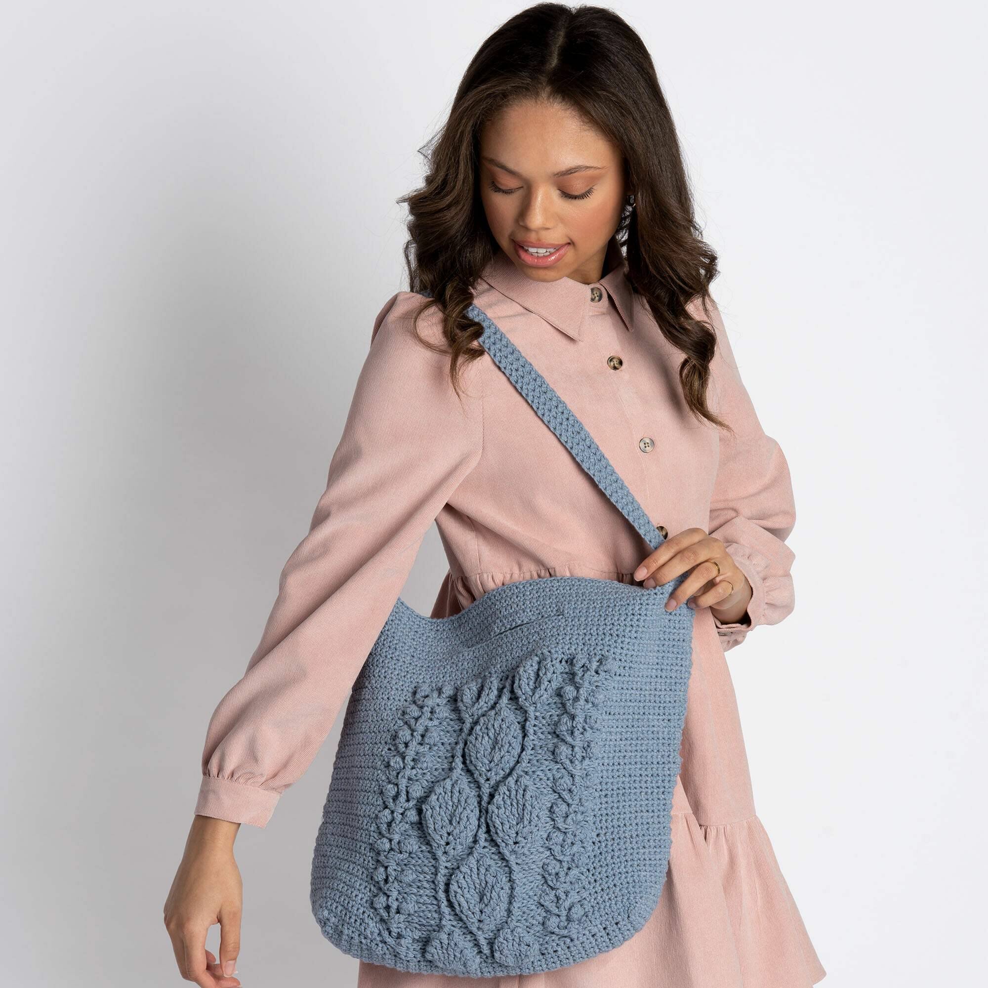 PATRÓN GRATIS Bolsa de Hojas en Relieve a Crochet