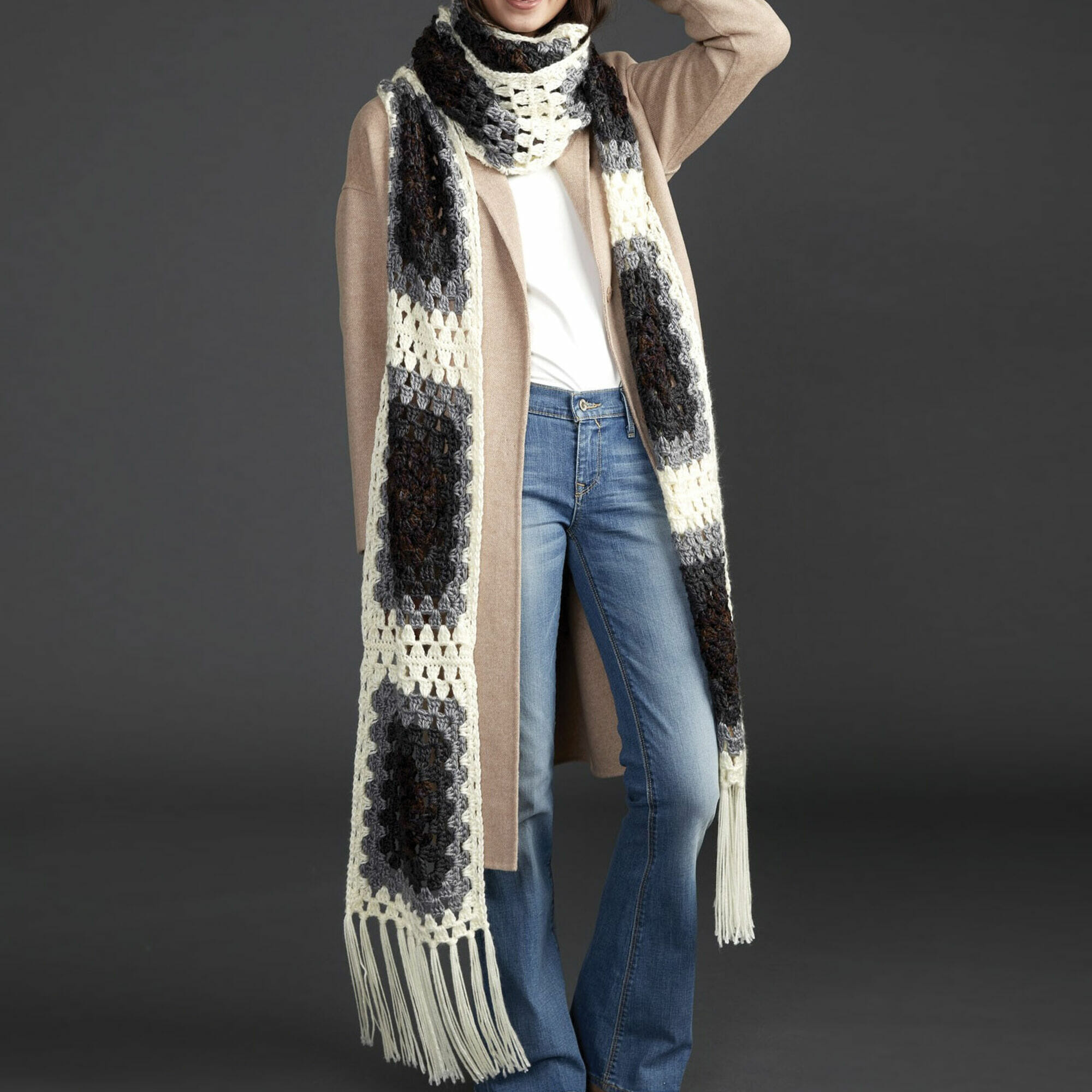 PATRÓN GRATIS Bufanda Larga Vaquera con Super Granny en Crochet