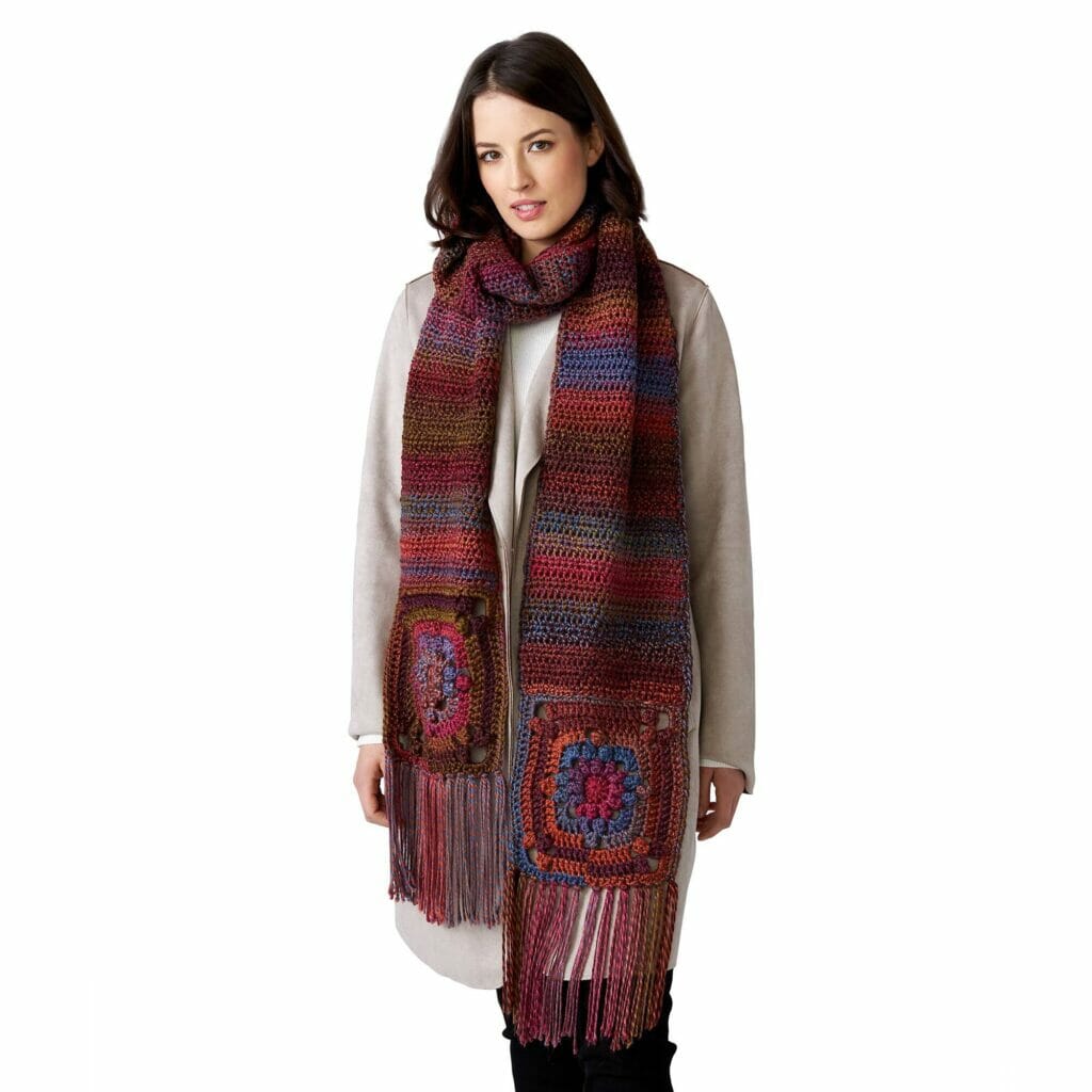 PATRÓN GRATIS Bufanda con Motivos Grannys a Crochet