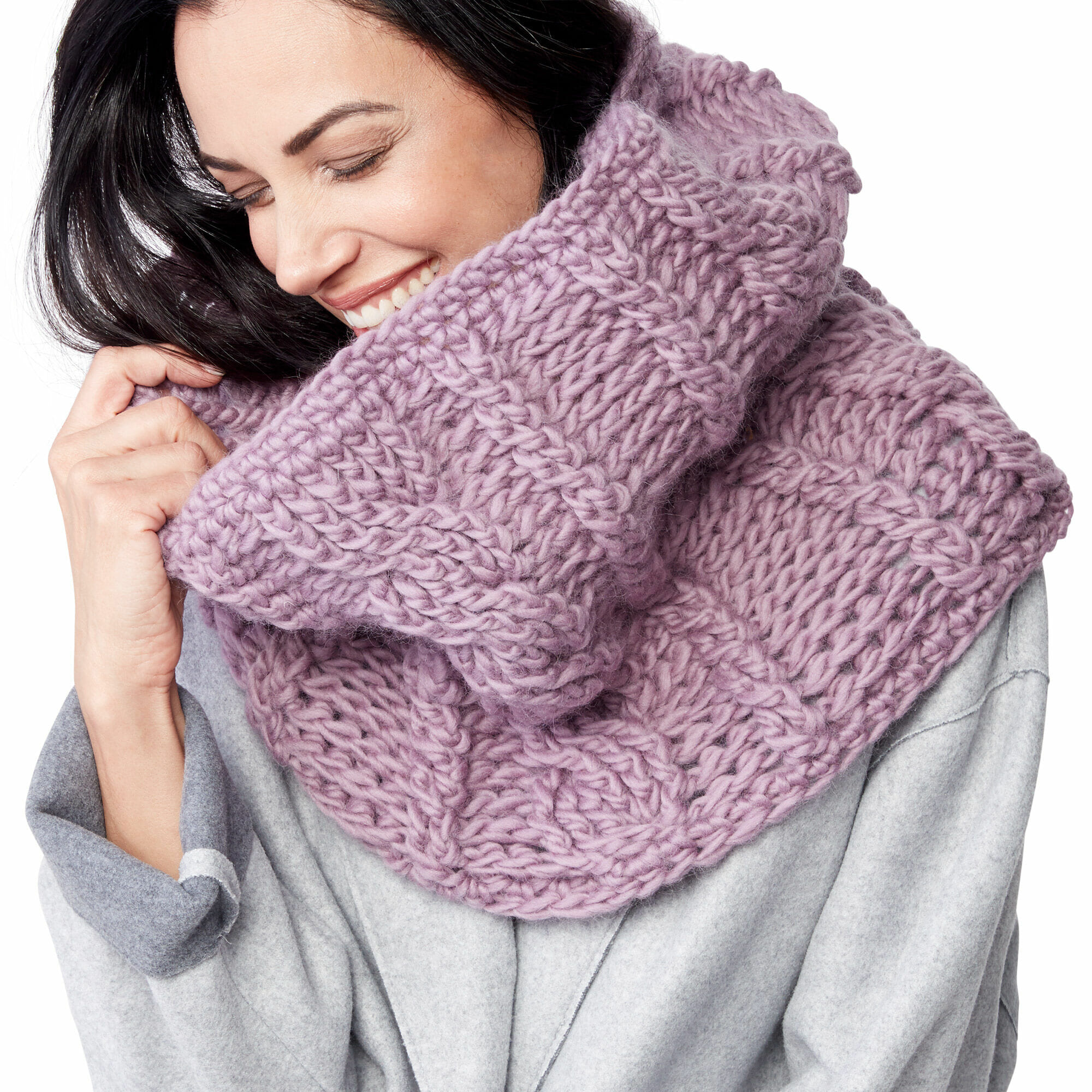 PATRÓN GRATIS Capucha de Puntos Trenzados en Relieve a Crochet