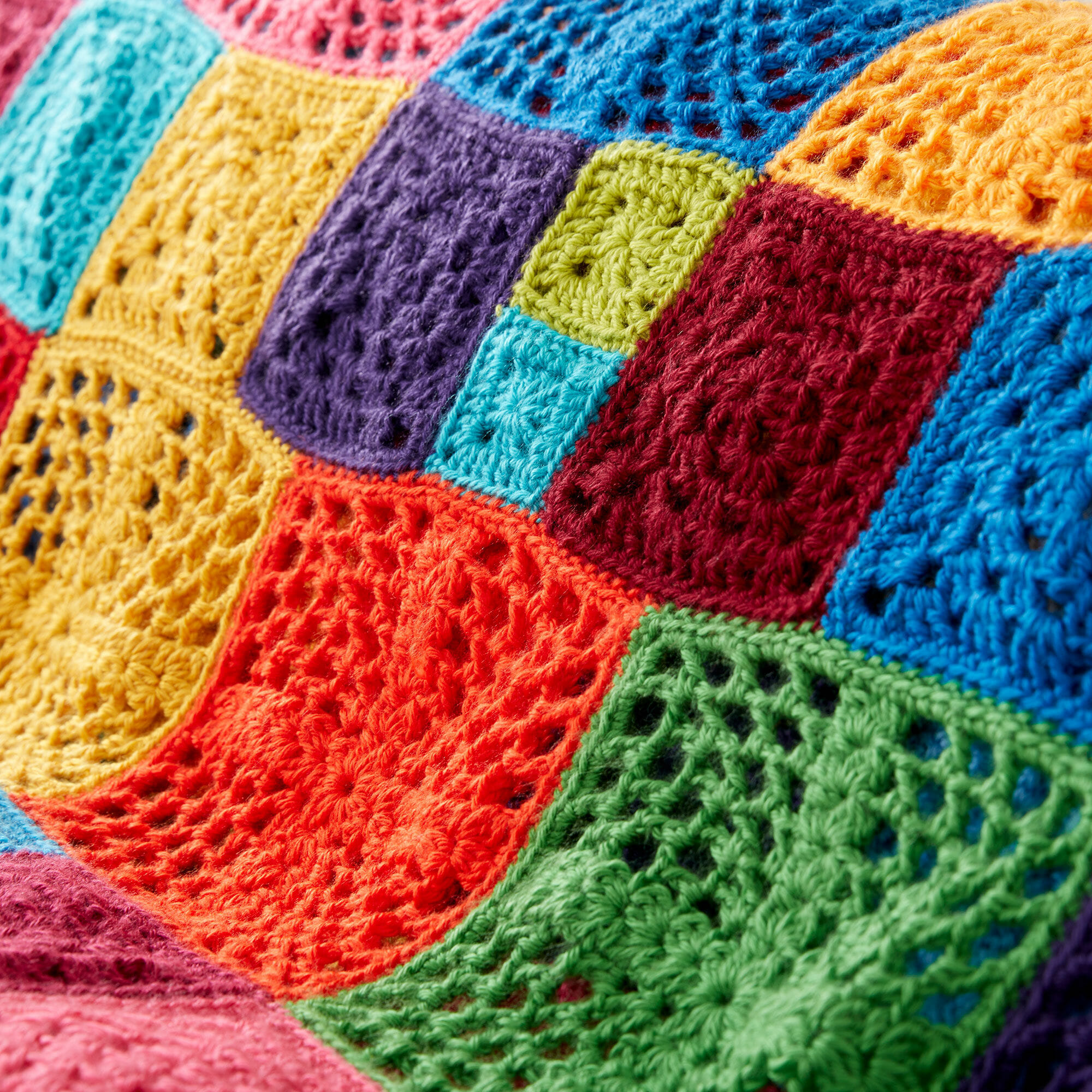 PATRÓN GRATIS Manta de 100 Motivos Grannys a Crochet
