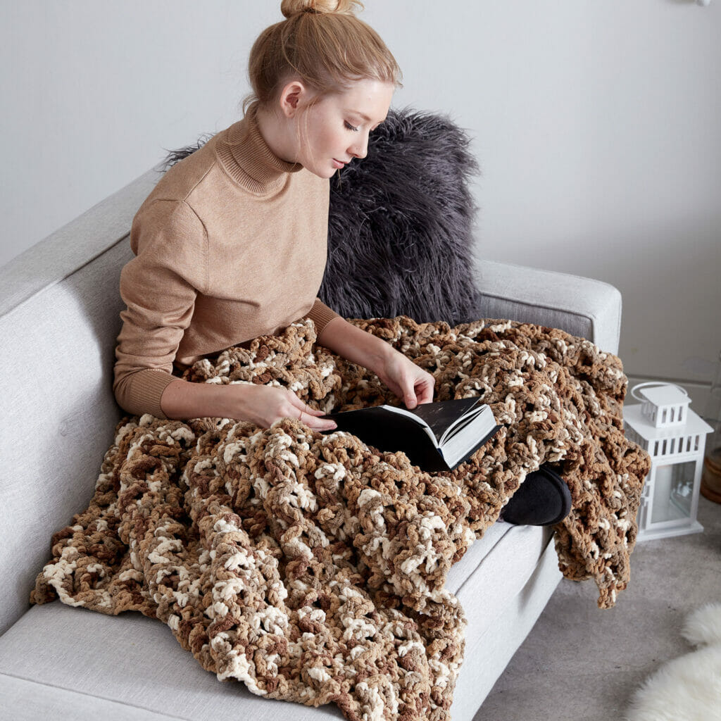 PATRÓN GRATIS Manta de Puntos Fantasía Cruzados en Crochet