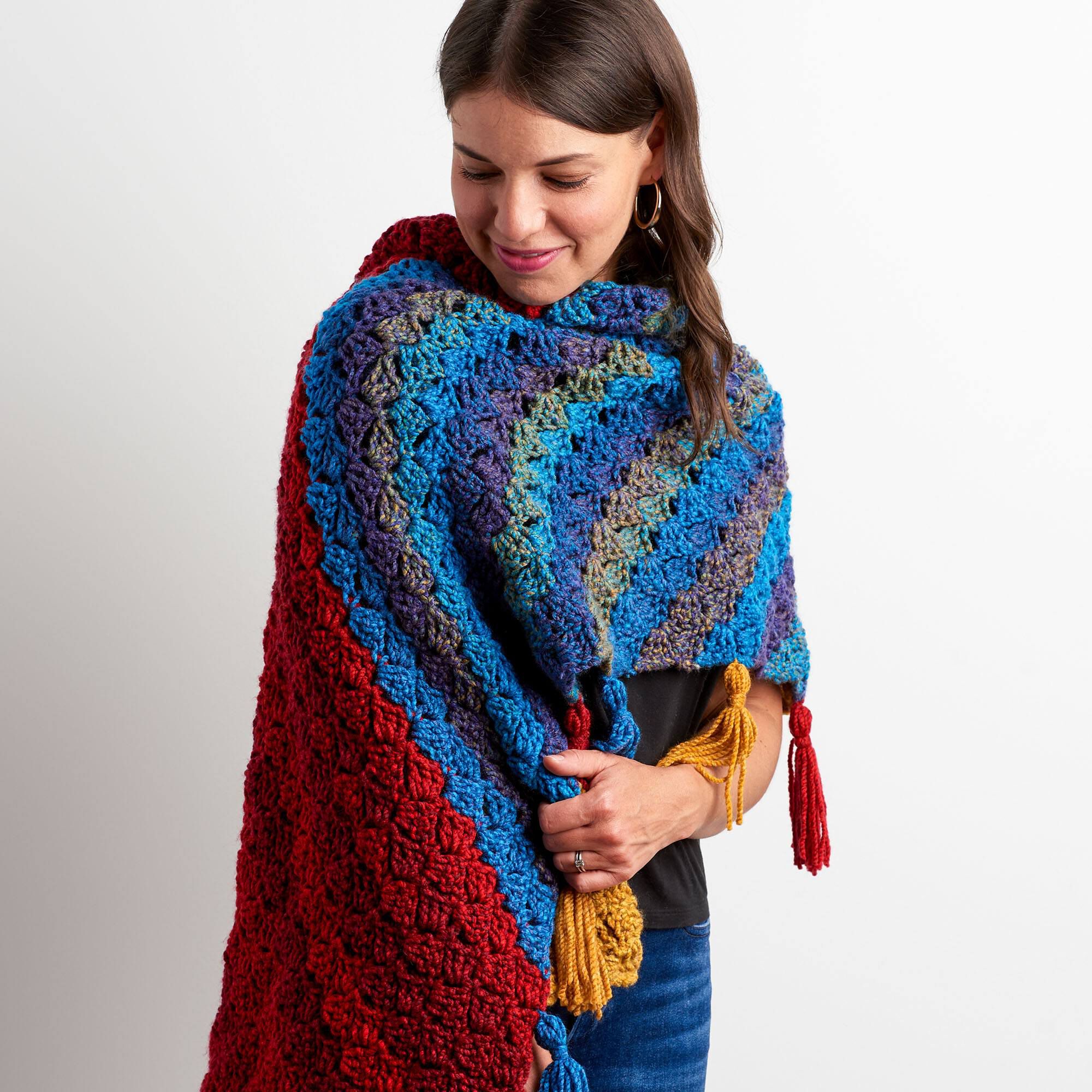 PATRÓN GRATIS Acogedor Chal de Estilo Manta a Crochet