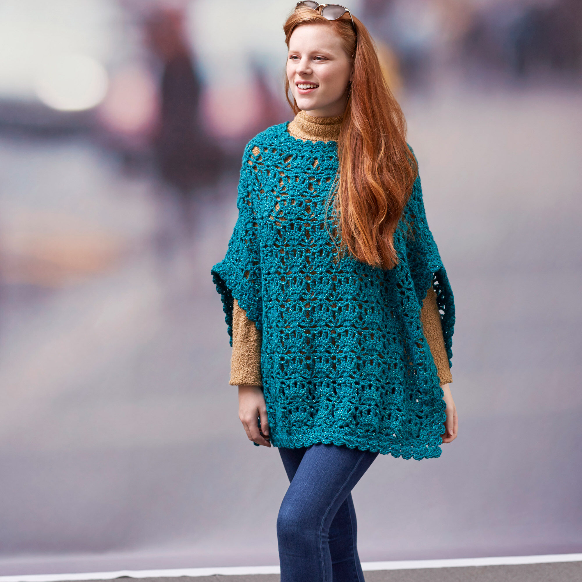 PATRÓN GRATIS Poncho Casual en Punto Fantasía a Crochet