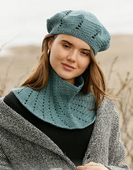 PATRÓN GRATIS Conjunto de Boina y Capucha en Crochet