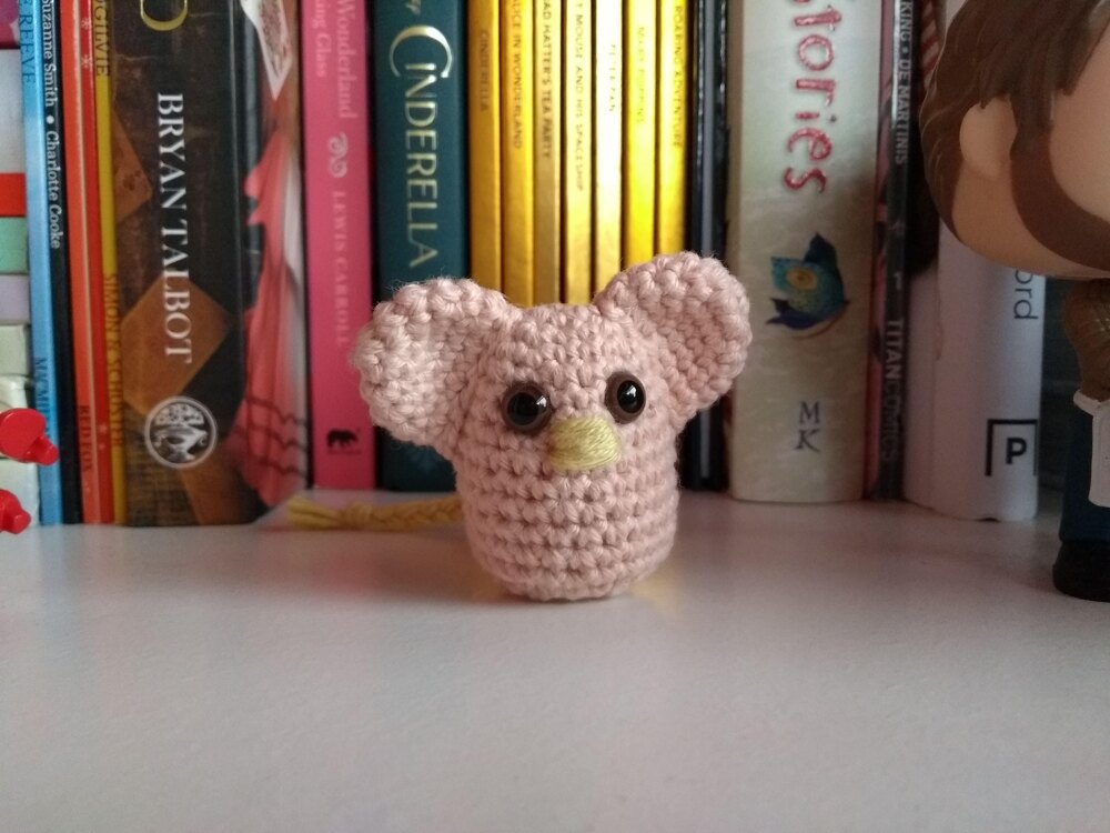 PATRÓN GRATIS Ratón Perez Estudioso en Crochet