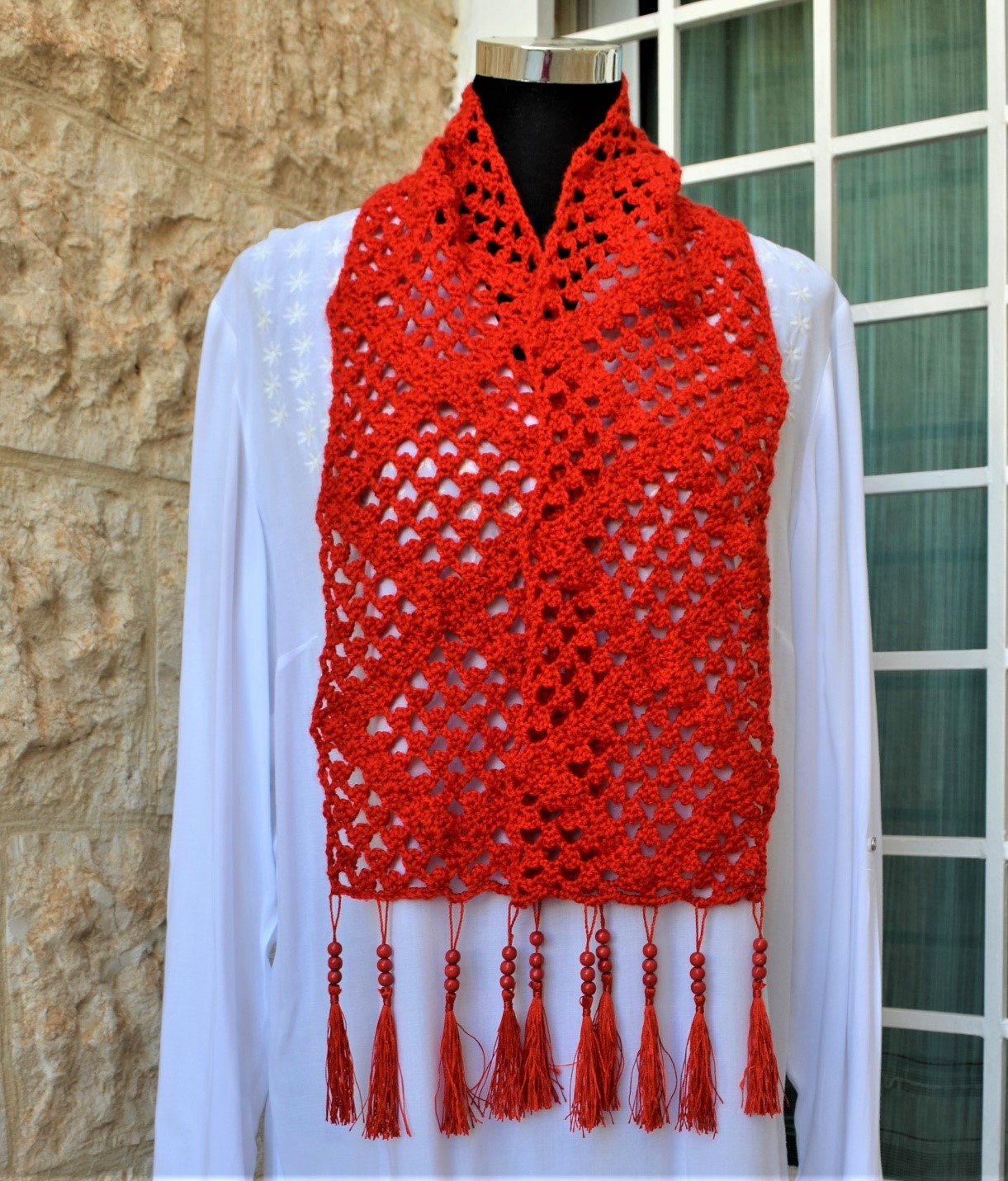PATRÓN GRATIS Elegante Bufanda de Rombos Rojos en Crochet