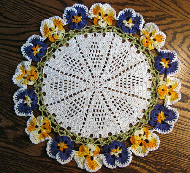 PATRÓN GRATIS Carpeta Ramillete de Flores en Crochet