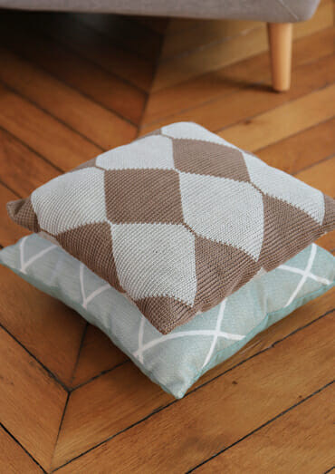 PATRÓN GRATIS Moderno Almohadón Arlequín  a Crochet