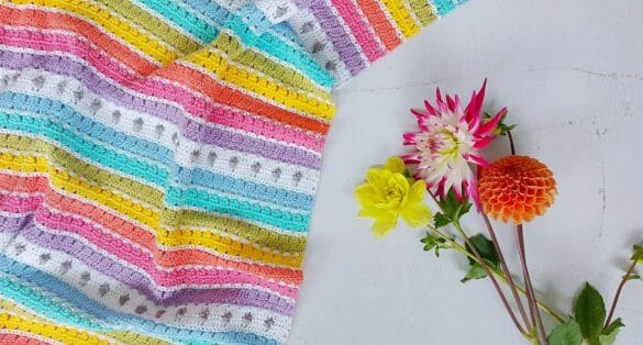 PATRÓN GRATIS Colorida Manta para Bebe en Crochet