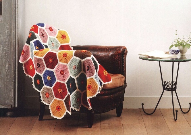 PATRÓN GRATIS Manta de Motivos Hexagonales Floreados  en Crochet