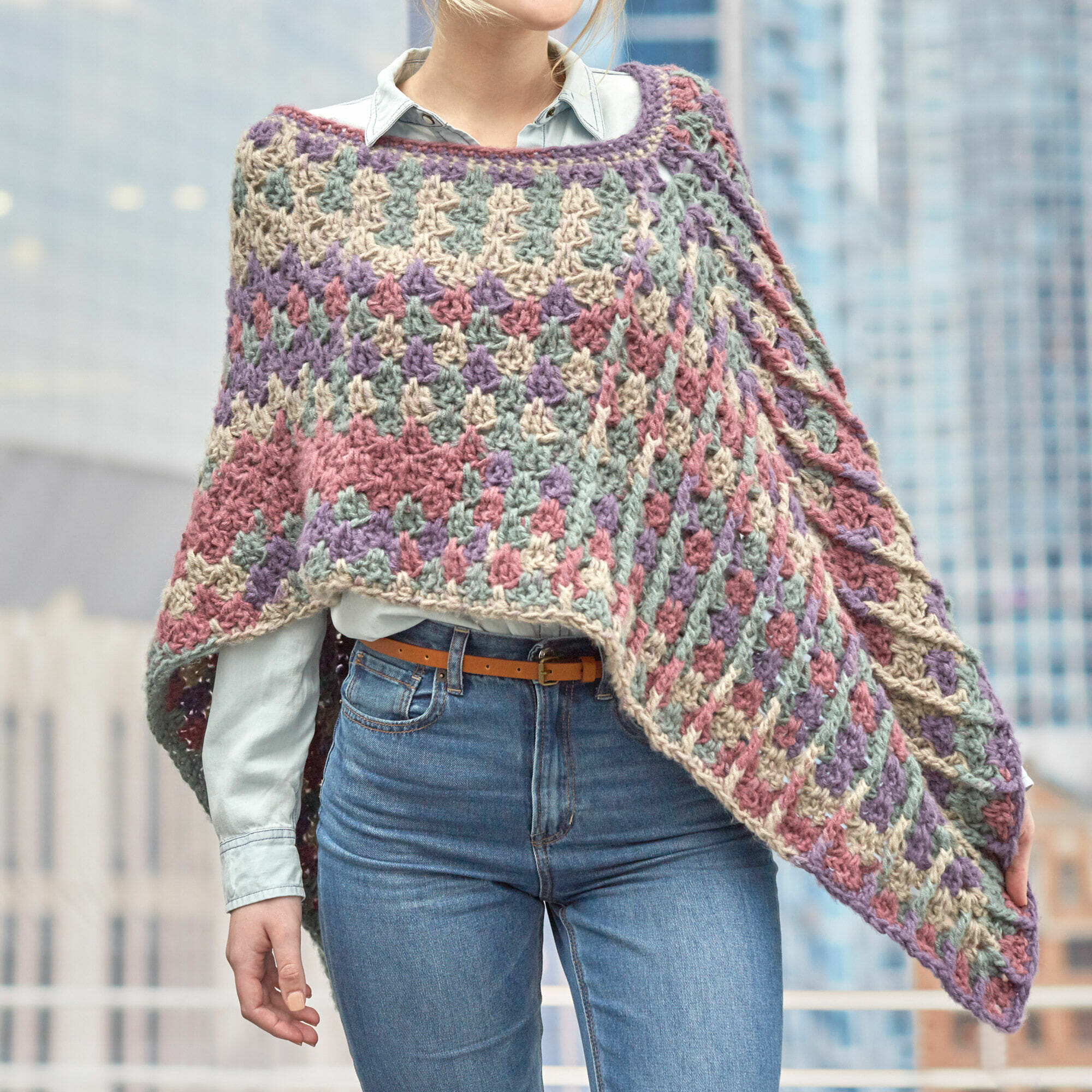 PATRÓN GRATIS Poncho Brisa de Montaña a Crochet