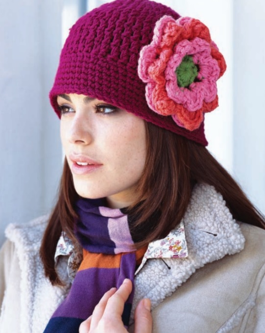 PATRÓN GRATIS Sombrero Cloche Floral en Crochet