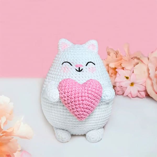 PATRÓN GRATIS Lindo Gatito Corazón Amigurumi paso a paso