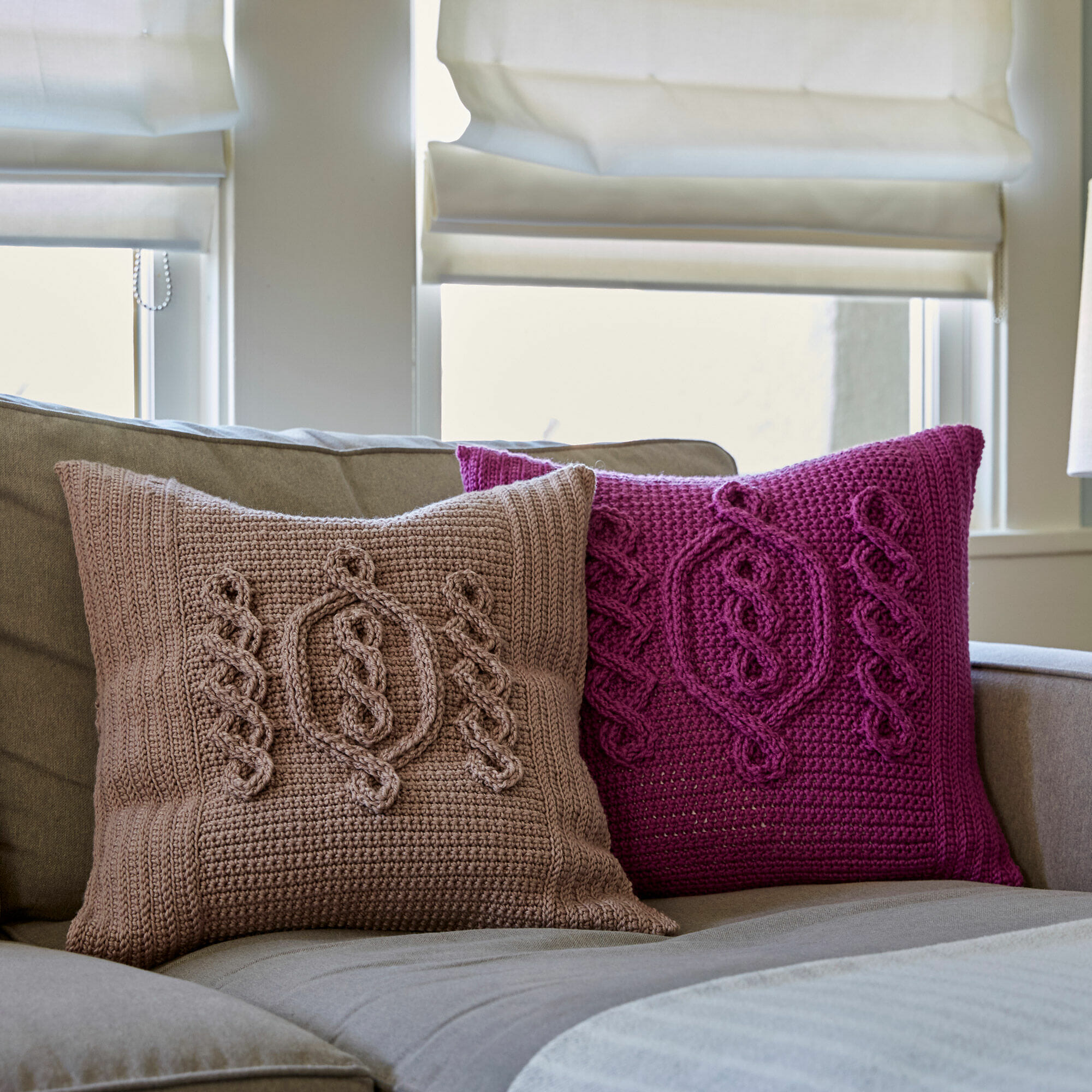 PATRÓN GRATIS Almohadón de Trenzado a Crochet