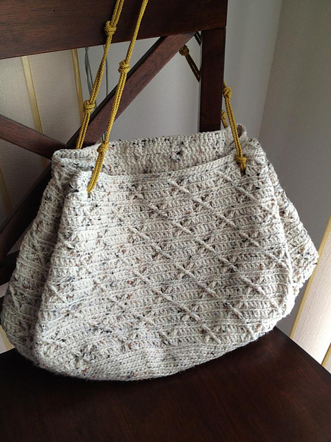 PATRÓN GRATIS Hermosa Bolsa Amián en Crochet