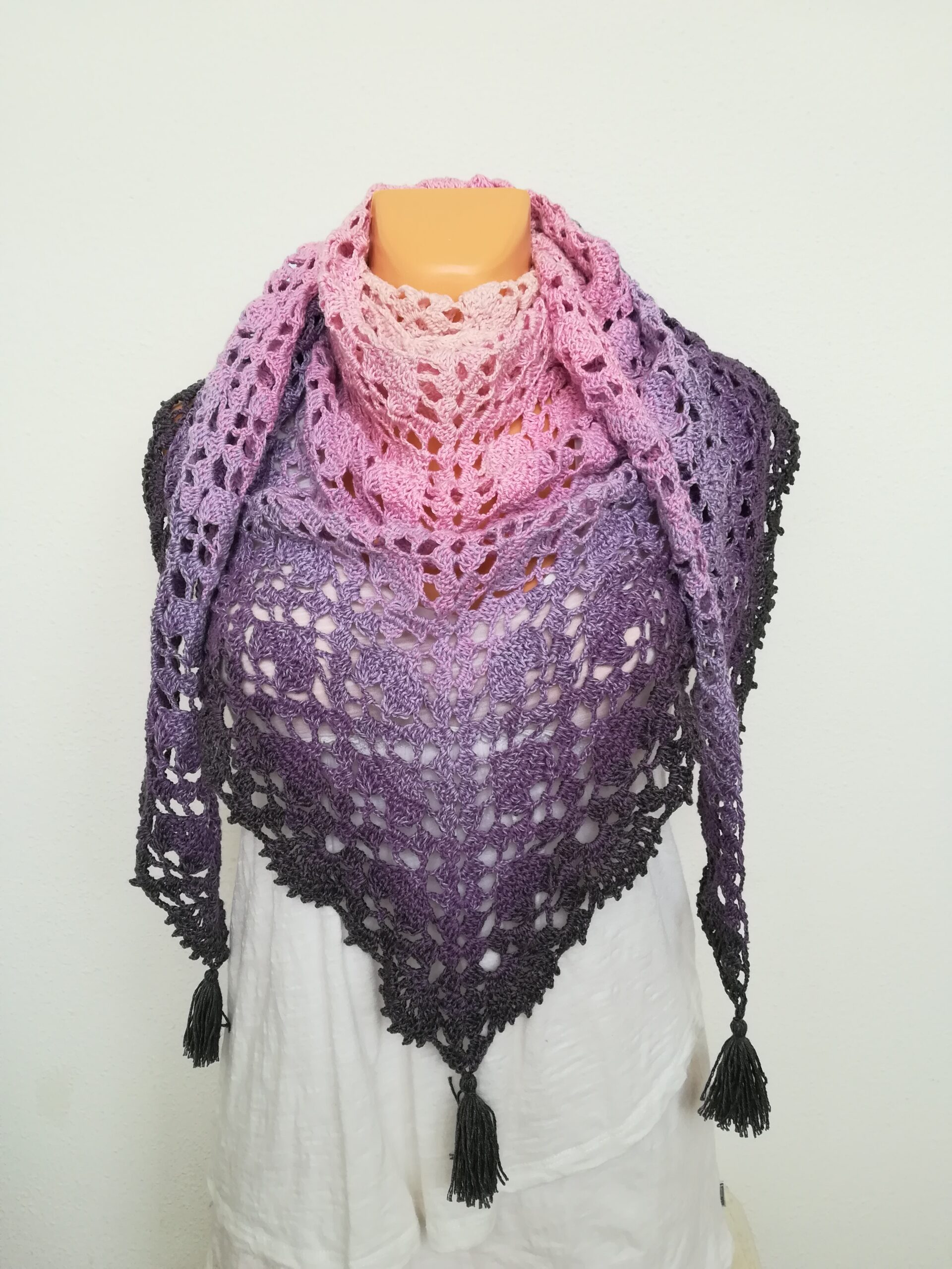 PATRÓN GRATIS Hermosa Bufanda de Corazón en Crochet