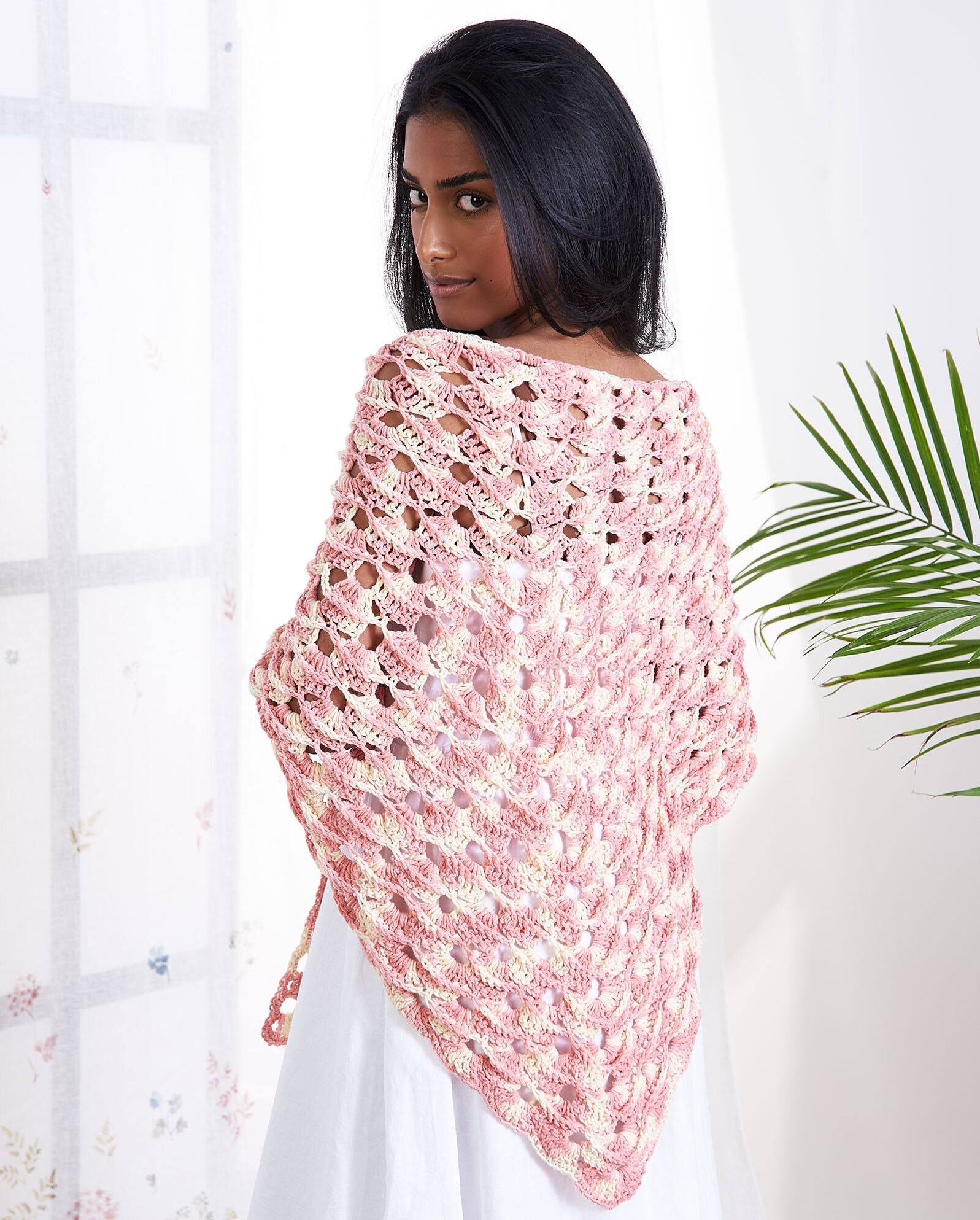 PATRÓN GRATIS Chal de Esencia en Crochet