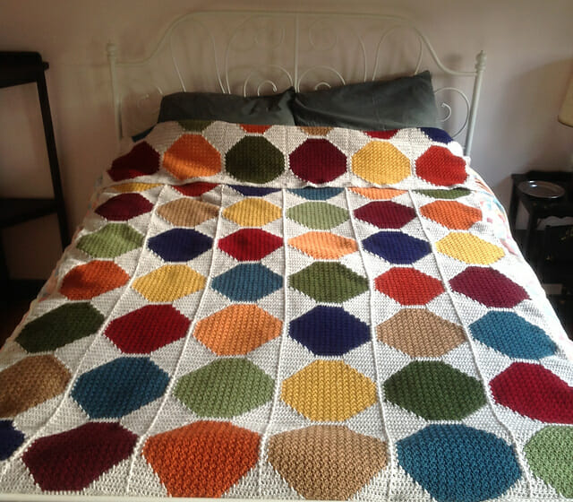 PATRÓN GRATIS Manta Estilo Twister en Crochet