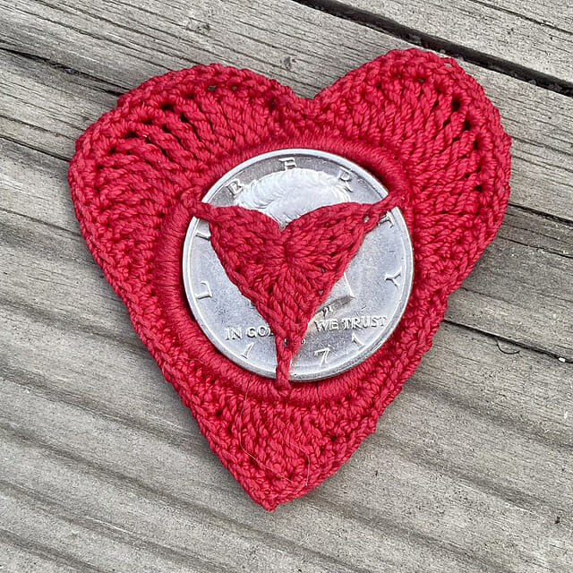 PATRÓN GRATIS Monedero de Corazón en Crochet