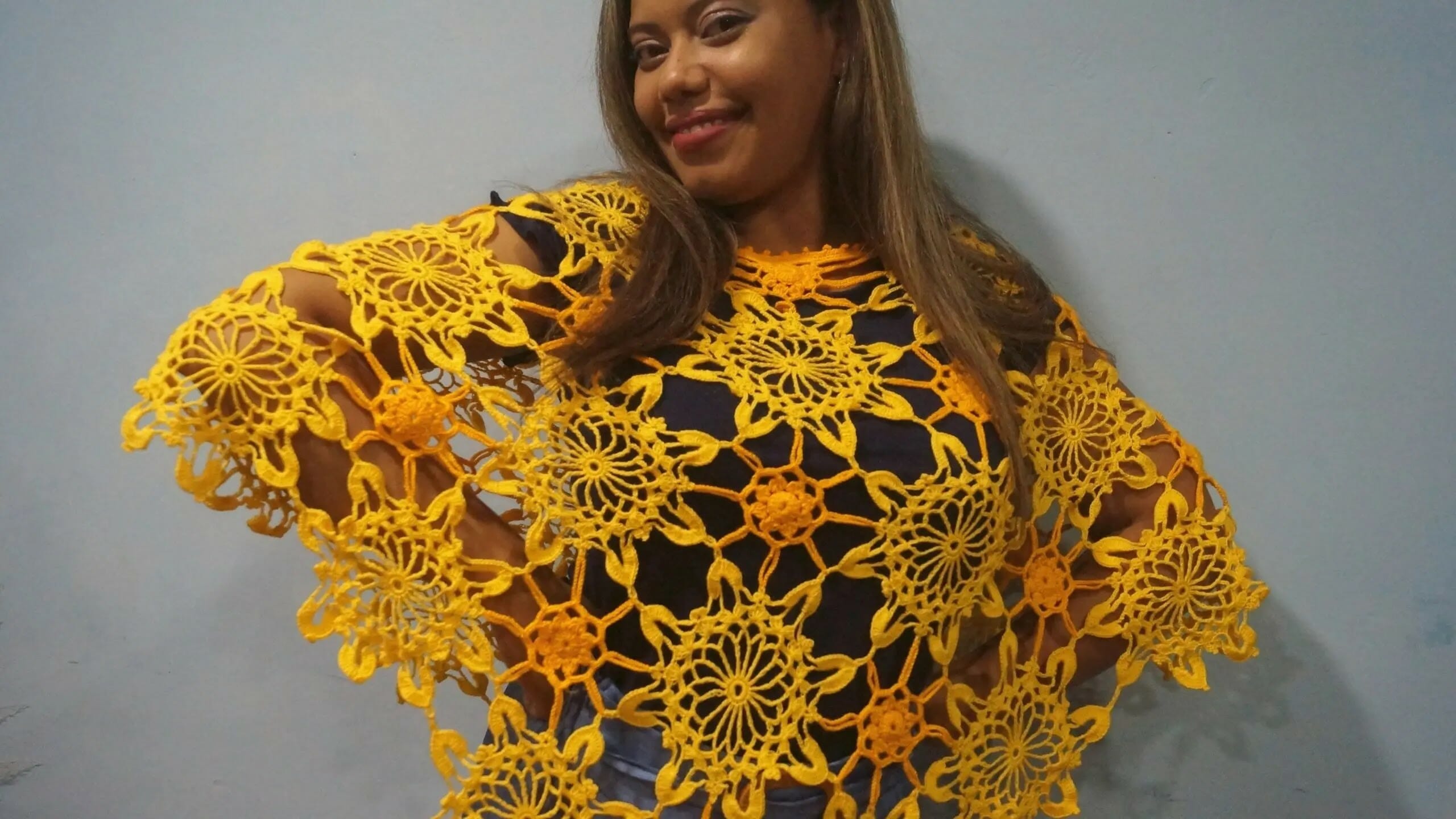 PATRÓN GRATIS Poncho de Girasoles en Crochet