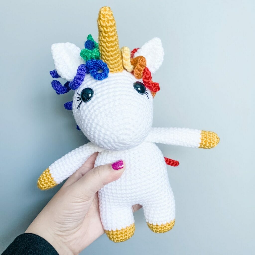 PATRÓN GRATIS Tierno Unicornio Amigurumi paso a paso