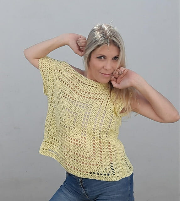 PATRÓN GRATIS Bella Blusa de Cuadrado Granny a Crochet