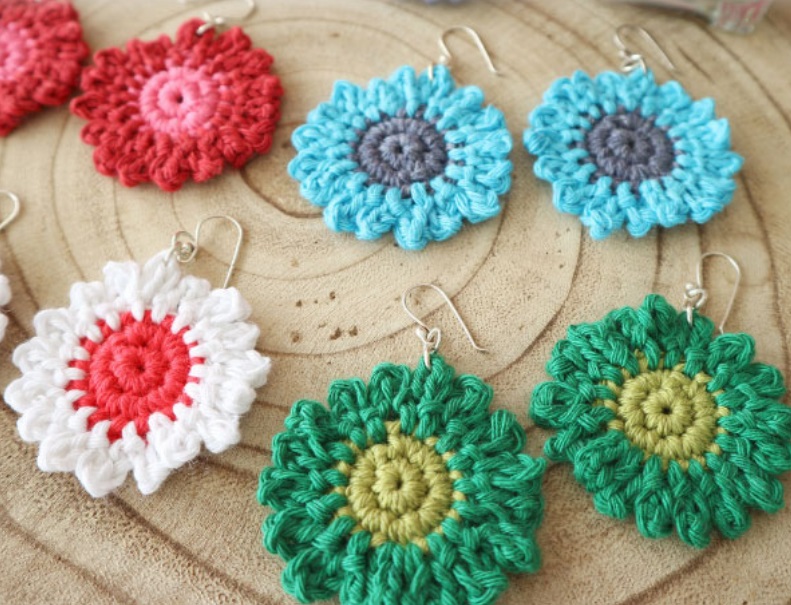 PATRÓN GRATIS Pendientes Florales en Crochet