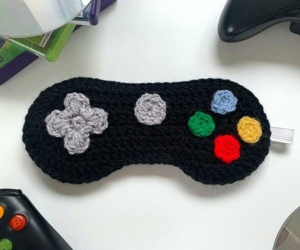 PATRÓN GRATIS Antifaz Gamer en Crochet