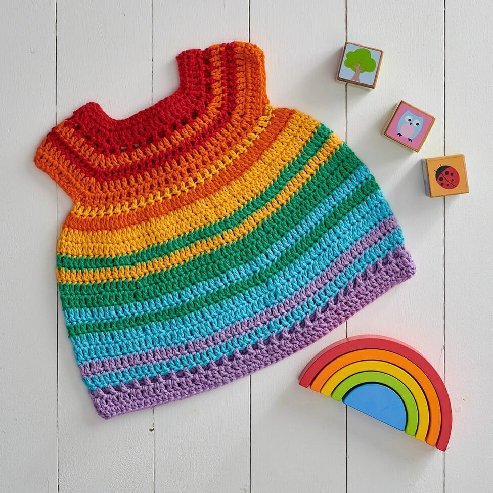 PATRÓN GRATIS Vestido Rainbow para Bebé a Crochet - Crochetisimo