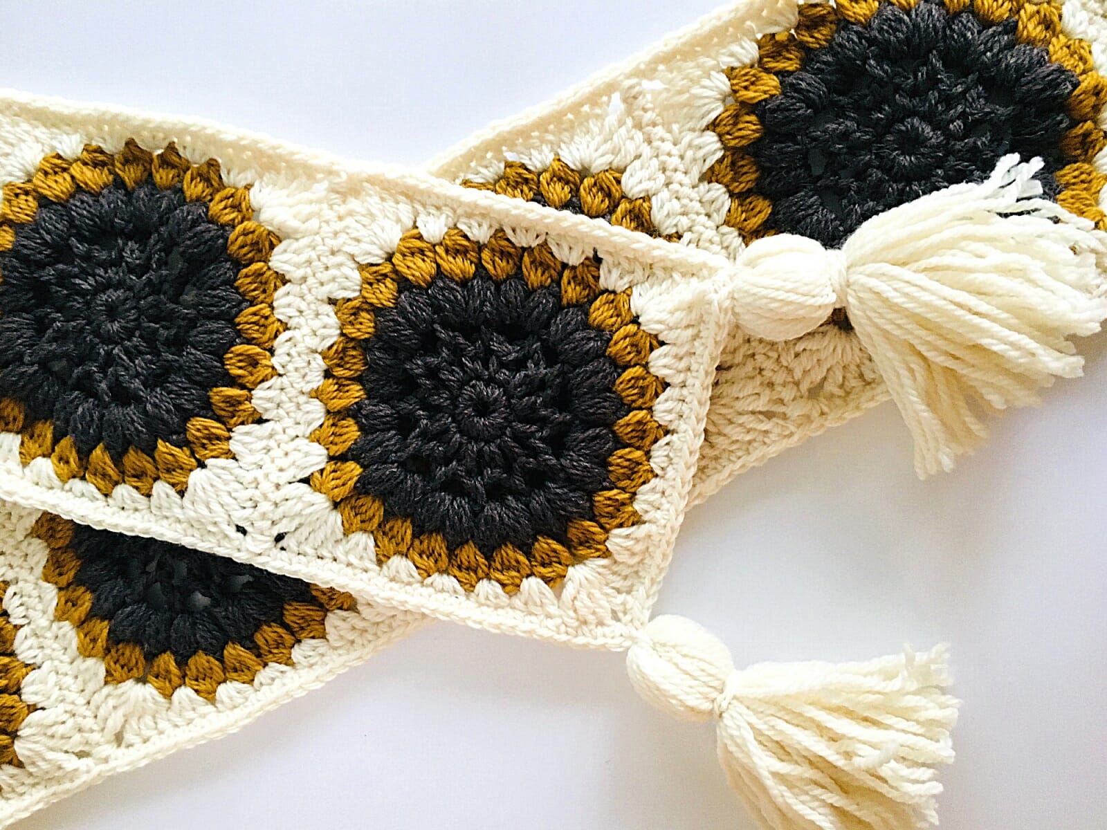 PATRÓN GRATIS Bufanda de Girasoles en Crochet