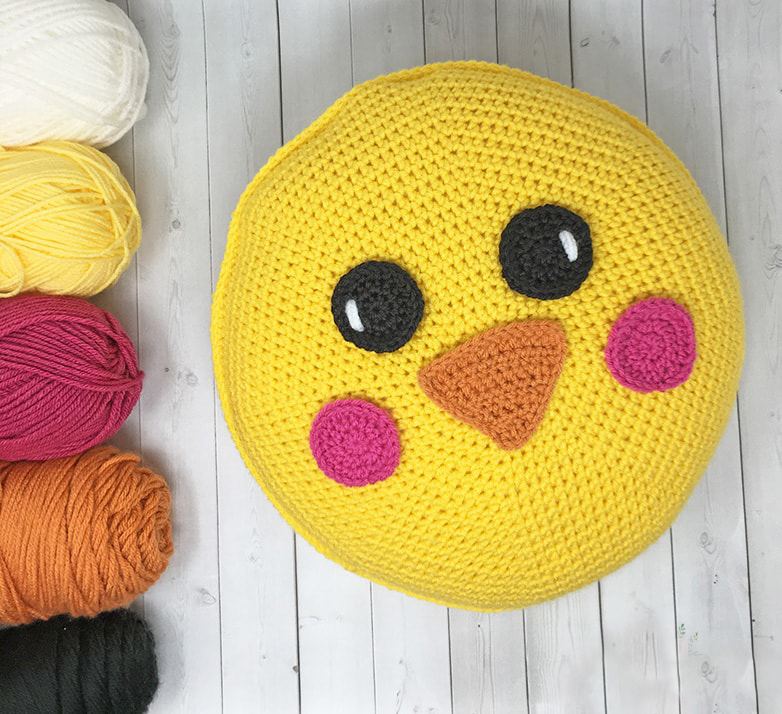 PATRÓN GRATIS Cojín en Forma de Pollito a Crochet