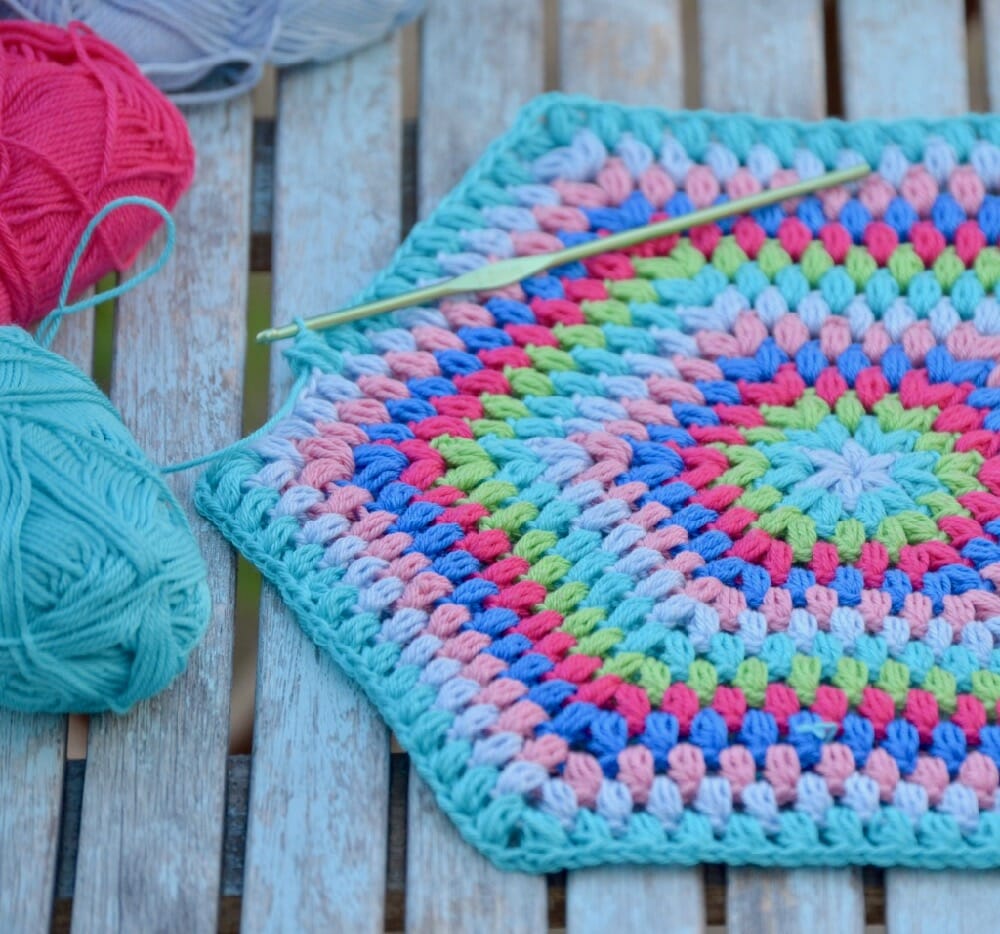 PATRÓN GRATIS Funda para Taburete de Verano a Crochet