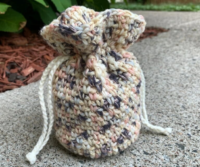 PATRÓN GRATIS Mini Bolsa Doctor Chapatin en Crochet