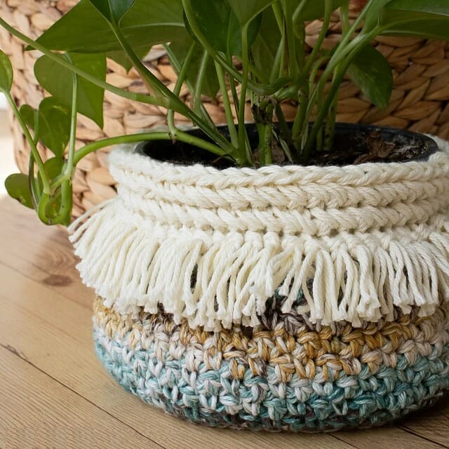 PATRÓN GRATIS Cesta Vintage de Flecos en Crochet